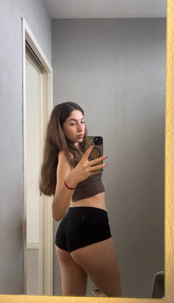 Amber in her underwear in Nasiriya