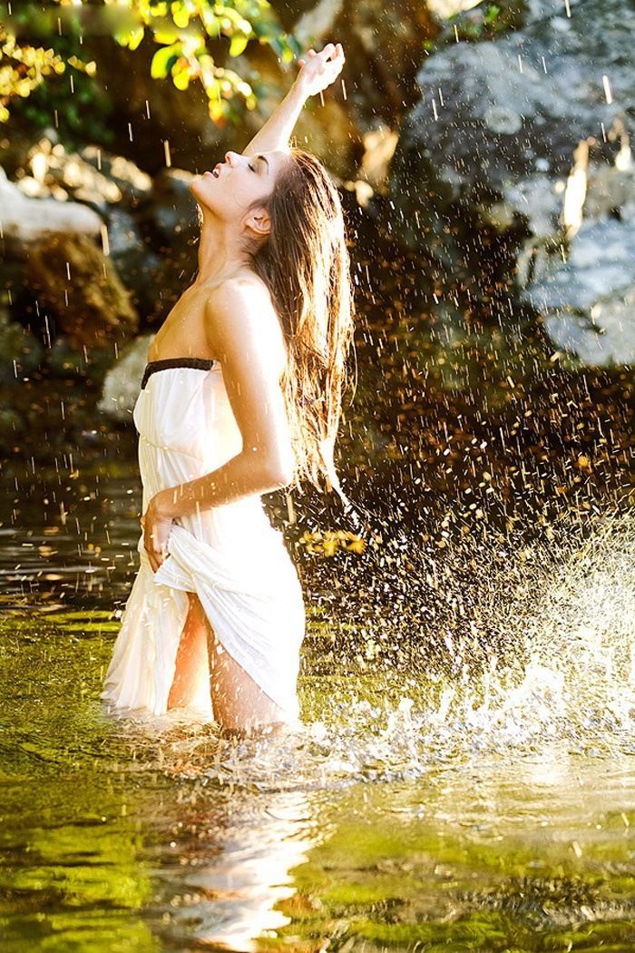 Marie Avgeropoulos in Nasiriya