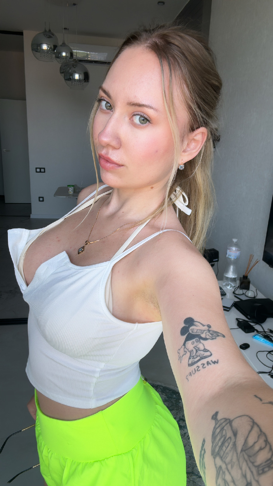 KateV in her underwear in Nasiriya