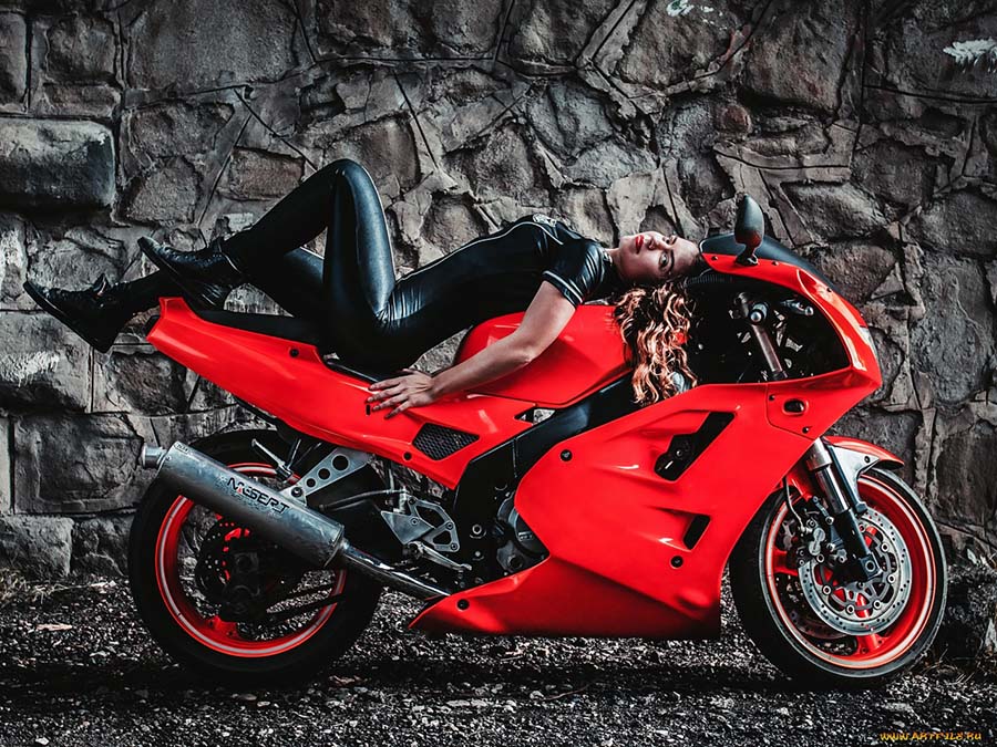 Beautiful girl Beautiful girls and motorcycles in Nasiriya