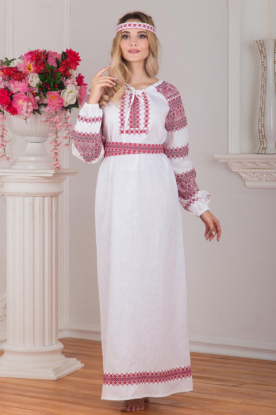 Women in Slavic costumes in Nasiriya