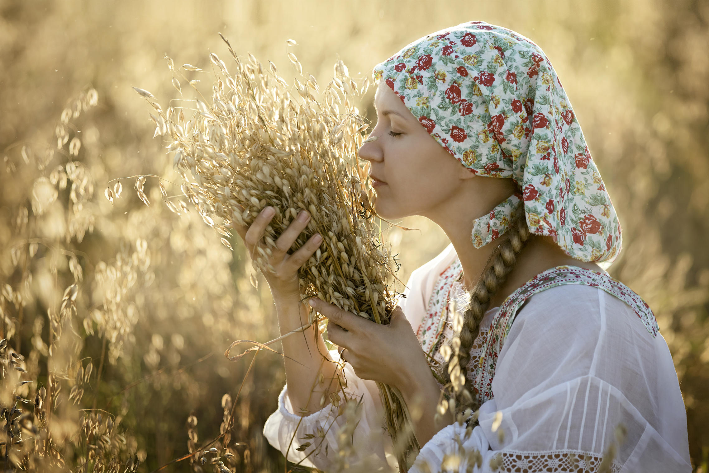 Photo Women in Slavic costumes in Nasiriya
